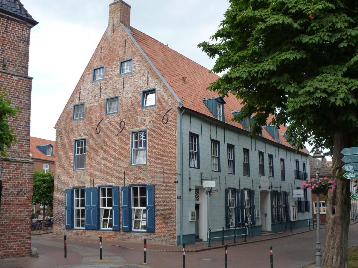 Hotel Hohes Haus à Greetsiel Extérieur photo